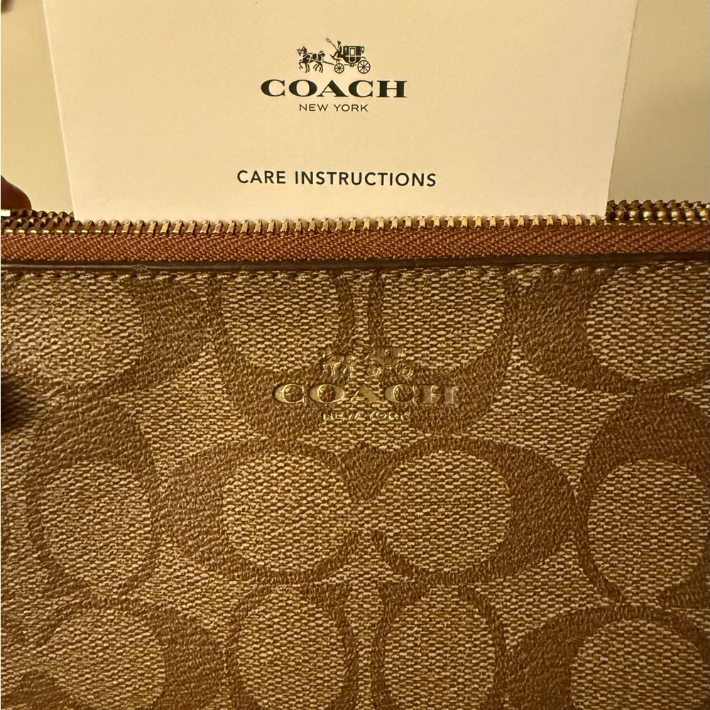 NWOT Coach Brown Signature Clutch 6-1/2x4